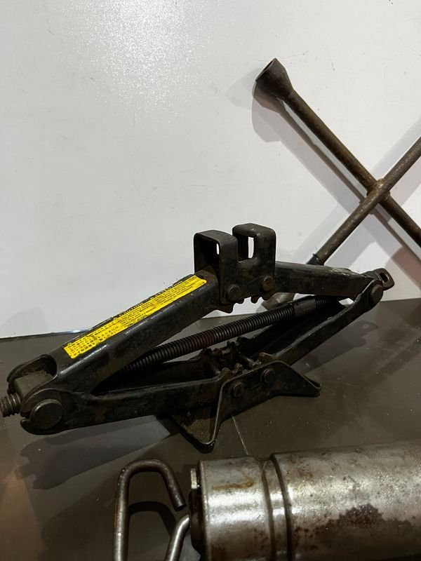 Item 873778 - Image 1