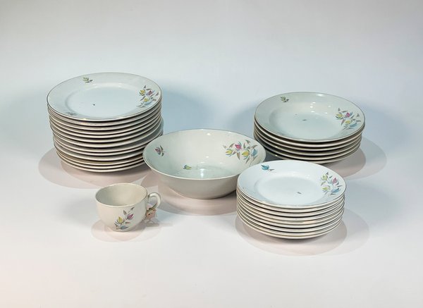 Juego de Vajilla "Olmos" Porcelana Blanca con Flores - Incompleto - imagen 1