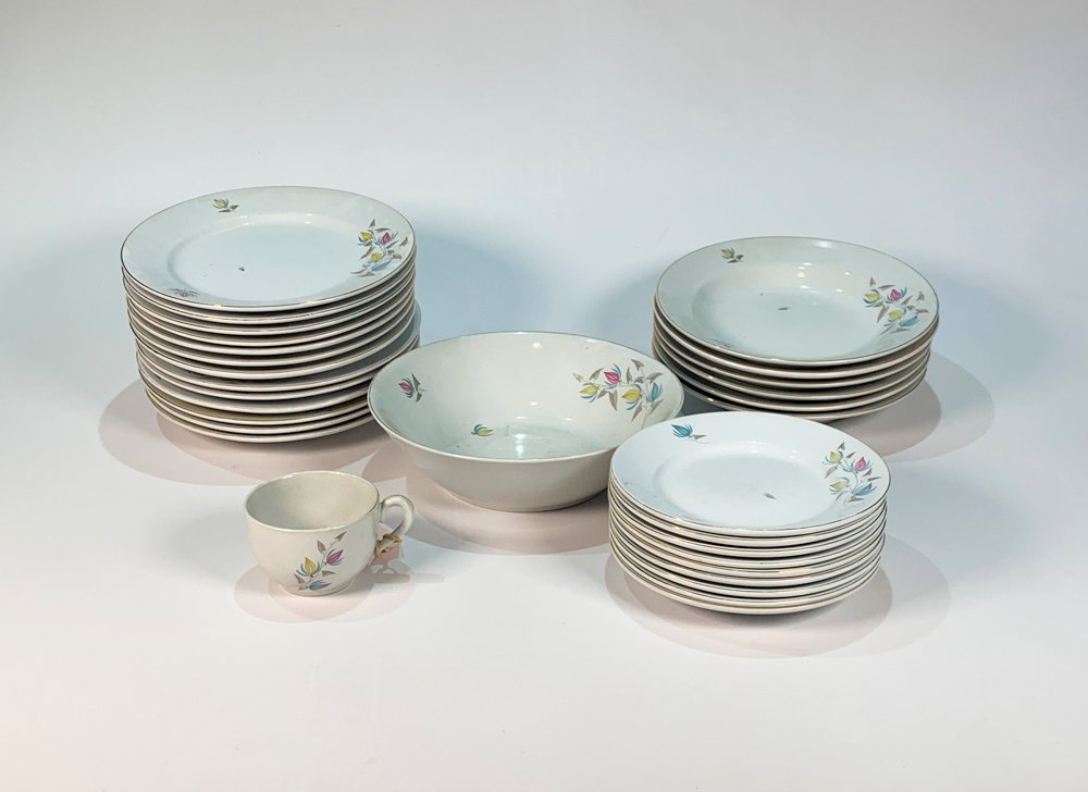 Juego de Vajilla "Olmos" Porcelana Blanca con Flores - Incompleto