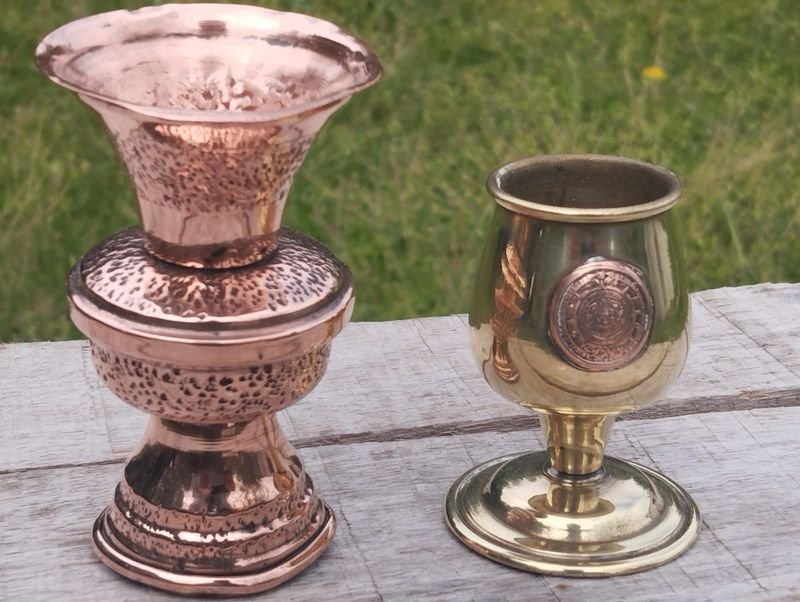 Lote anterior: Adornos en cobre y bronce pulido