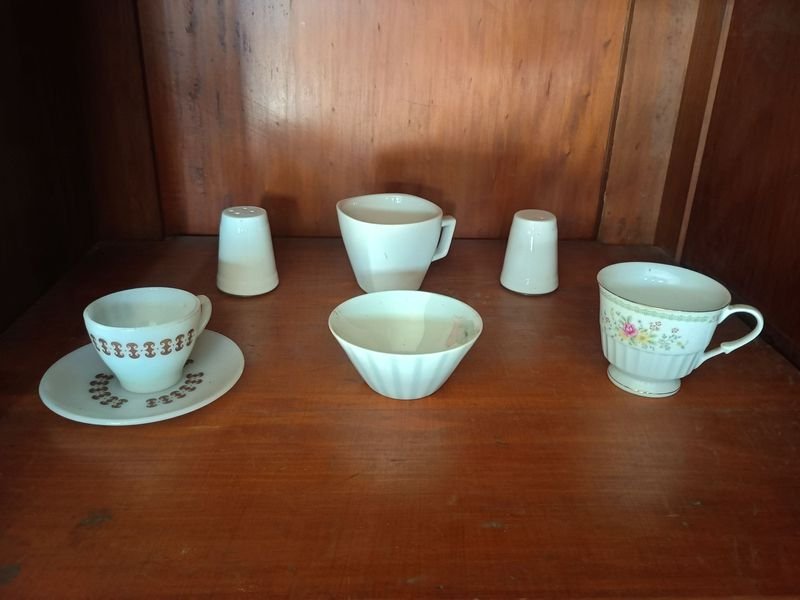 Lote anterior: Accesorios de porcelana y madera
