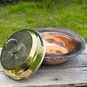 Caramelera Antigua de Cobre y Bronce con Tapa y Patas Decoradas - imagen 2