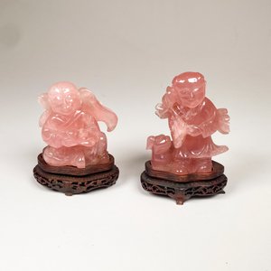 Par de Figuras de Cuarzo Rosa con Bases de Madera - imagen 2