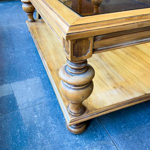Mesa de Centro de Madera con Tapa de Vidrio y Estante Inferior - imagen 2