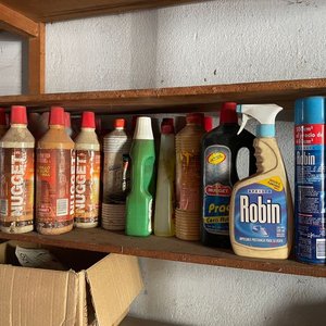Lote anterior: Lote de Artículos de Limpieza y Cuidado del Hogar: Nugget y Robin