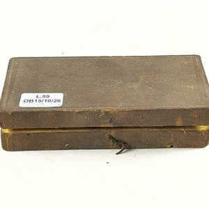 Lote anterior: Balanza de Colgar Antigua con Estuche y Pesas