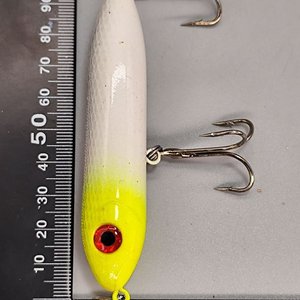 Señuelo de Pesca Artificial Stickbait Blanco y Amarillo Fluorescente con 2 Anzuelos - imagen 7