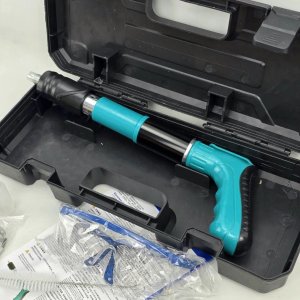 Lote siguiente: Remachadora Neumática Nueva con Estuche y Accesorios
