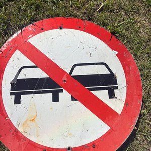 Cartel de señalización de Prohibido Adelantar, diametro 73 - imagen 2