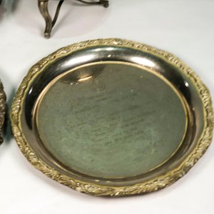 Lote de 4 piezas metálicas: bandejas y cuenco decorativo - imagen 6