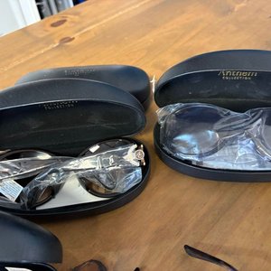 8 Pares de Lentes de Sol Estilo Vintage con Estuches - imagen 5