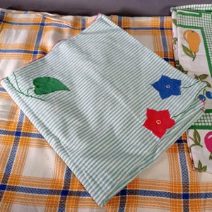 Tres Manteles de Cocina con Diseños Variados - imagen 6