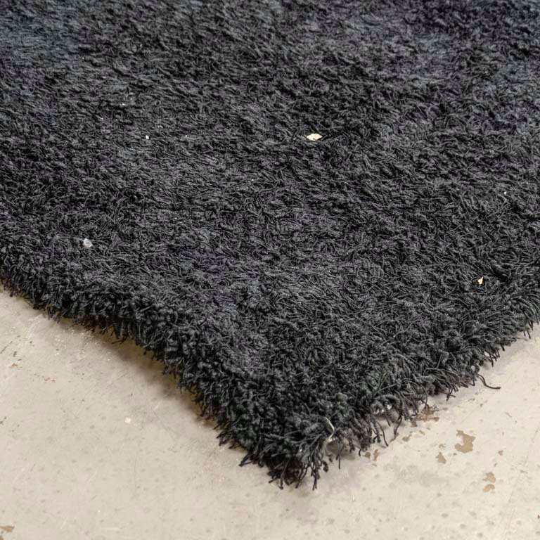 Alfombra Shaggy Negra con Detalles y para Limpiar - imagen 2