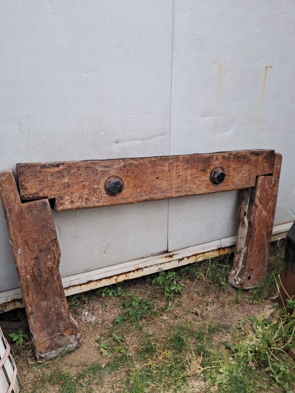 Lote anterior: Estufa decorativa en madera dura