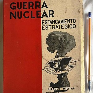 Lote siguiente: Libro "Guerra Nuclear: Estancamiento Estratégico" de Neville Brown (1966)