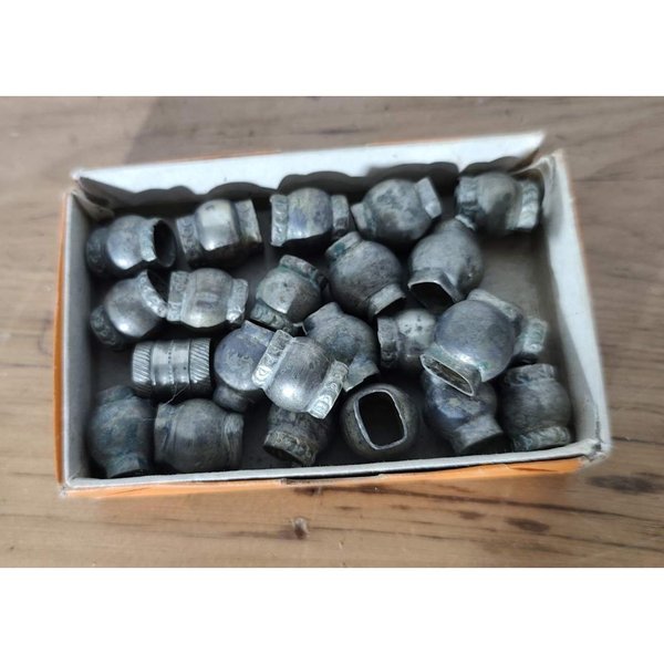 Lote de 23 bombitas de plata para decoración