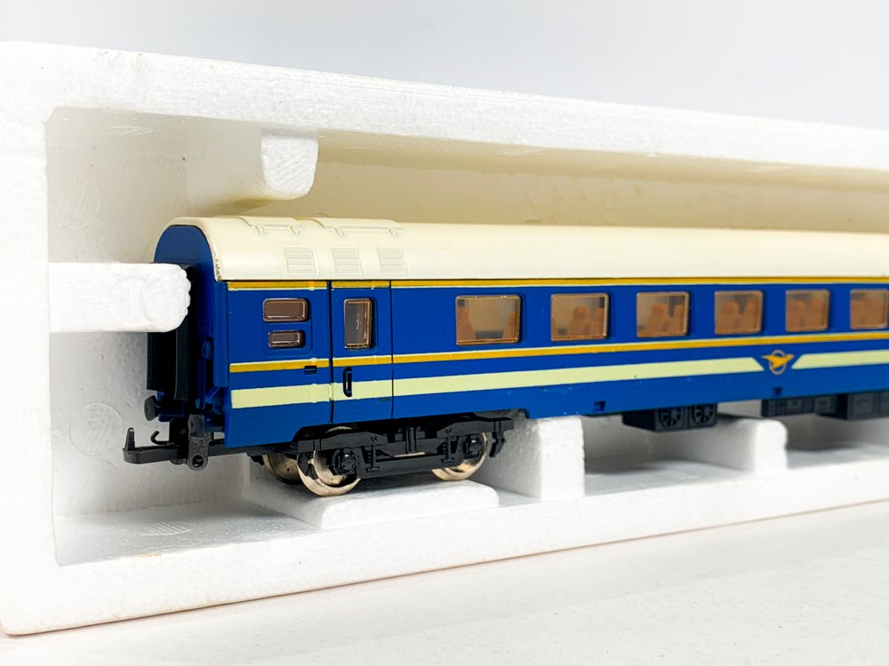 Vagón de tren azul y blanco 'Lima' - imagen 3
