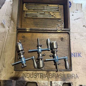Lote de Accesorios para Rectificadora: Carro de Desplazamiento, Instrumento de Centrado y Porta-Piedras - imagen 4