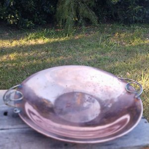 Lote anterior: Bandeja de Cobre Pulido con Asas Decorativas