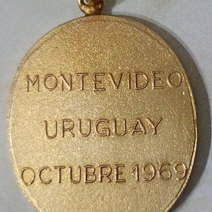 Medalla Congreso Internacional Notariado Latino Montevideo 1969 - imagen 2
