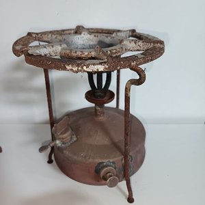 Dos Hornallas Primus y Dos Planchas de Hierro Antiguas - imagen 7