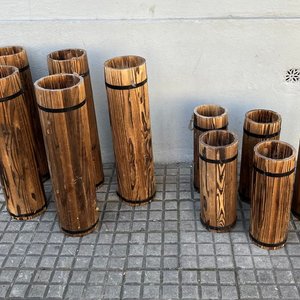 Lote siguiente: Lote de 10 Paragüeros de Madera Rústica