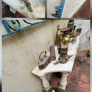 Lote siguiente: Lote de Planchas a Vapor Antiguas y Utensilios de Cocina