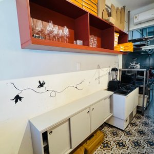 Lote anterior: Aéreo Laqueado Bordeaux y Mueble Gris Melamínico con Puertas Corredizas
