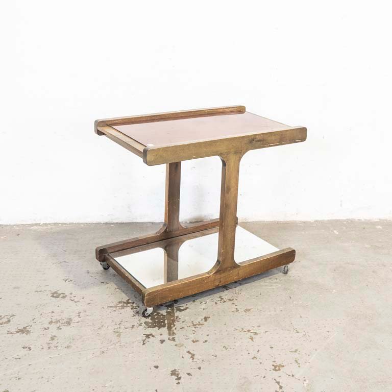 Lote siguiente: Mesa bar rodante de diseño acrílico y estante espejado