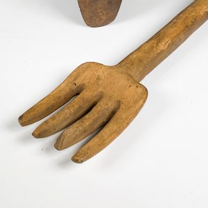 Lote de Herramientas Antiguas: Pie de Zapatero y Cuchara Grande de Madera - imagen 4