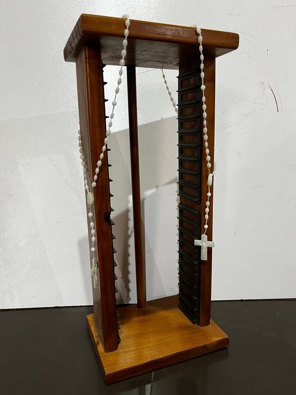 Figuras religiosas de madera y accesorios - imagen 3