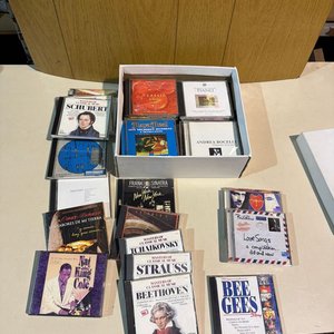 Caja con 47-49 CDs de Música Varios Artistas - imagen 3