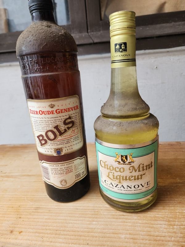Lote de Ginebra Bols y Licor Choco Mint Cazeneuve