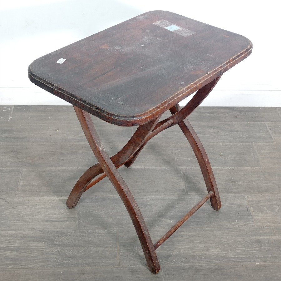 Mesa plegable en pino, en buen estado - imagen 2