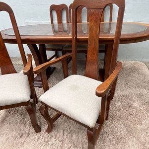 Juego de Comedor: Mesa Oval de Madera Tallada con Tapa de Vidrio y 8 Sillas - imagen 25