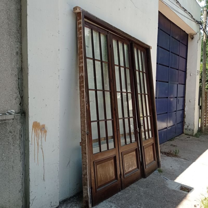 Puerta de tres hojas con marco en pinotea - imagen 5