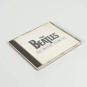 Lote siguiente: CD The Beatles Past Masters Volume Two - Edición USA