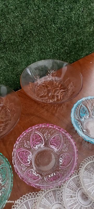 Objetos de vidrio y cerámica: una colección diversa - imagen 5