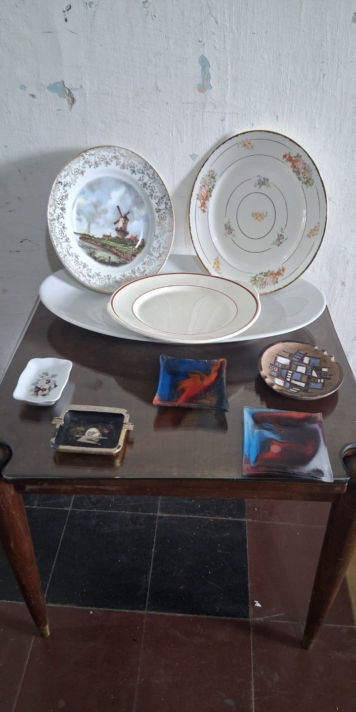 Ensaladera, platos, ceniceros