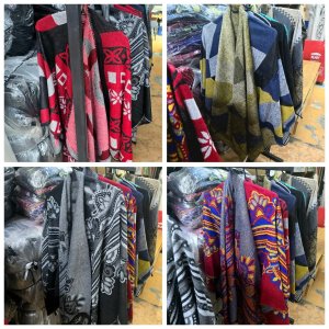Lote de 12 Ruanas con Diseños Variados - imagen 3