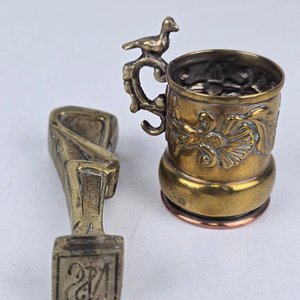 Lote de Objetos Decorativos y Utilitarios en Bronce y Metal - imagen 3