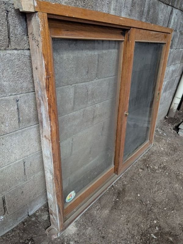 Ventana con dos hojas corredizas y marco en cedro - imagen 4