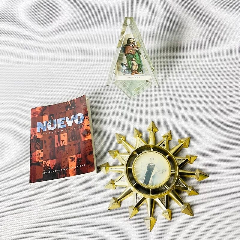 Lote religioso de nueve piezas - Colección de artículos religiosos - imagen 4