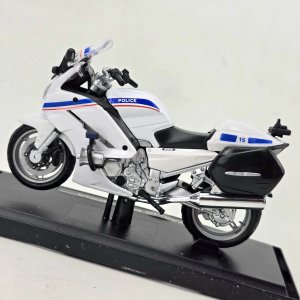 Réplica Yamaha FJR1300A Policía Escala 1:18 Maisto - imagen 6