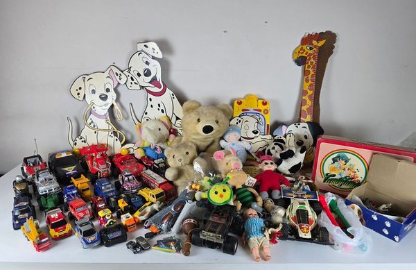 Gran Lote de Juguetes Vintage: Autos, Peluches y Figuras - imagen 1