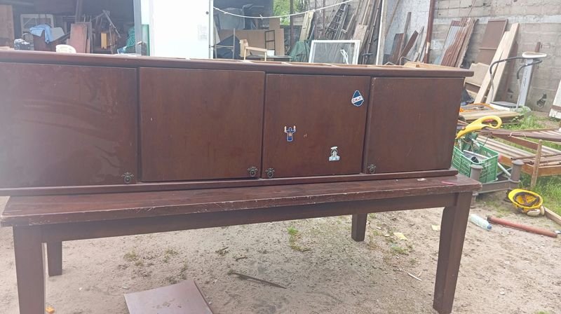 Mueble Aéreo de Cuatro Puertas Marrón