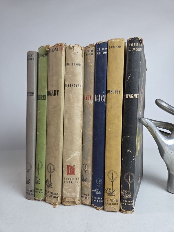 Colección de libros antiguos sobre música clásica - imagen 2