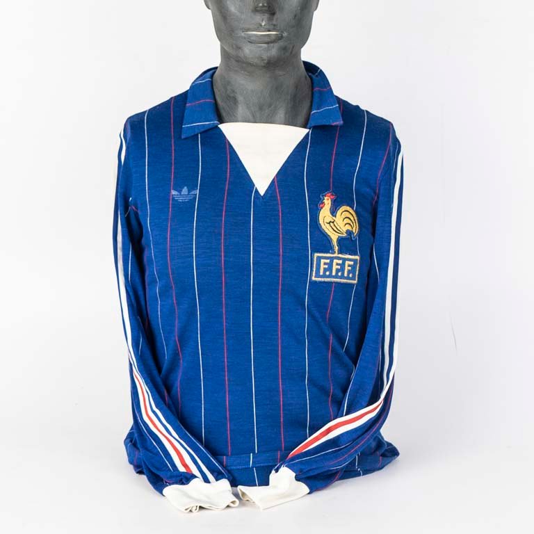 Lote anterior: Camiseta de la Selección de Francia oficial de tienda marca adidas sin número modelo utilizado en 1982