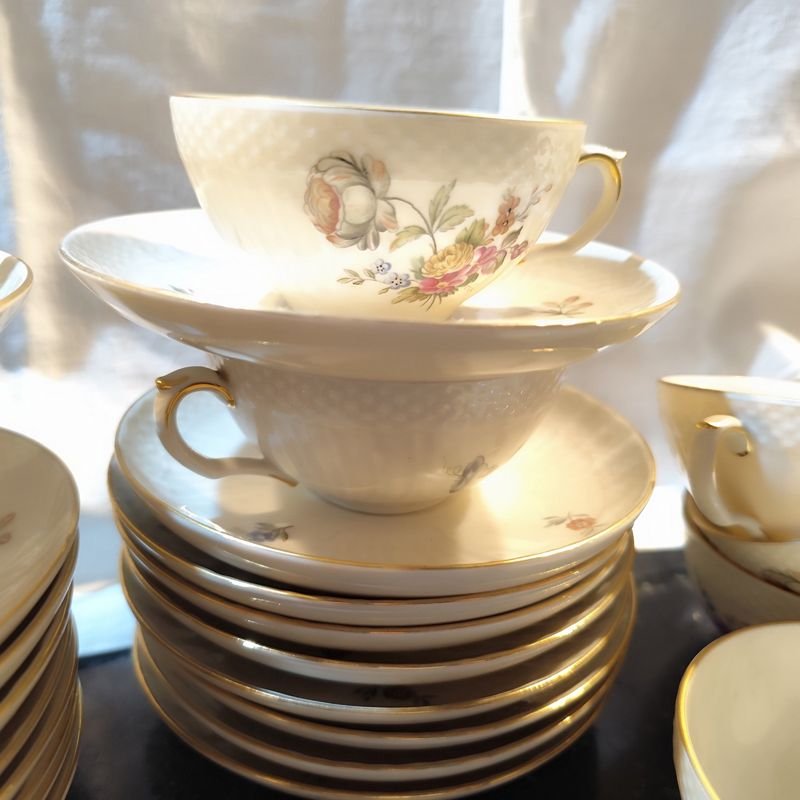 Juego de tazas y platillos de porcelana Royal Copenhagen - imagen 5