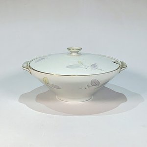 Lote siguiente: Sopera Cónica de Porcelana Bavaria con Decoración de Hojas